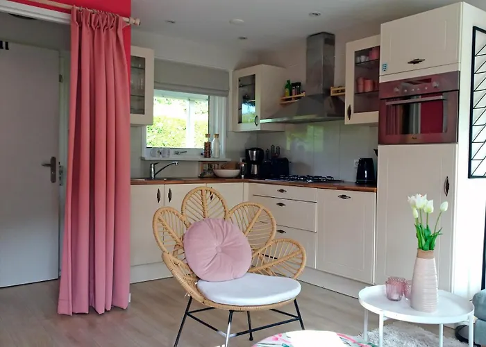 Delightful Tropical Retreat Close To The Sea * Warmenhuizen