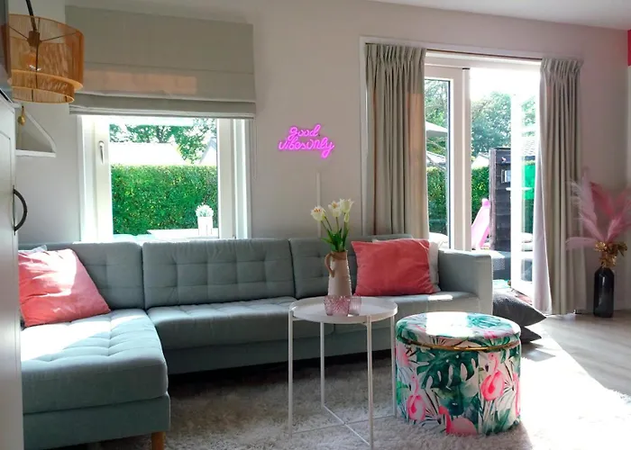 Delightful Tropical Retreat Close To The Sea Dom wakacyjny