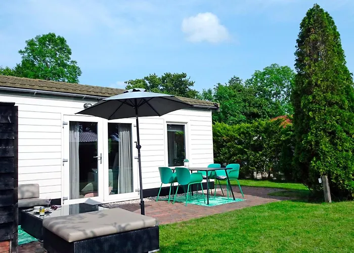 펜션 Delightful Tropical Retreat Close To The Sea