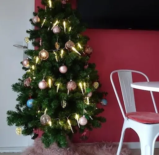 펜션 Delightful Tropical Retreat Close To The Sea