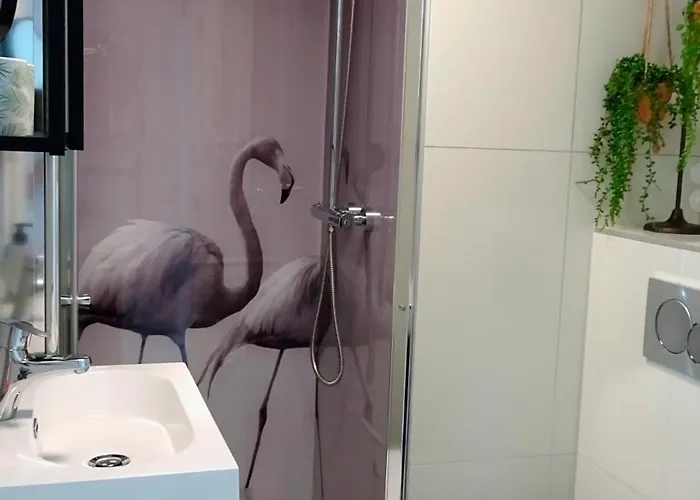 Delightful Tropical Retreat Close To The Sea *