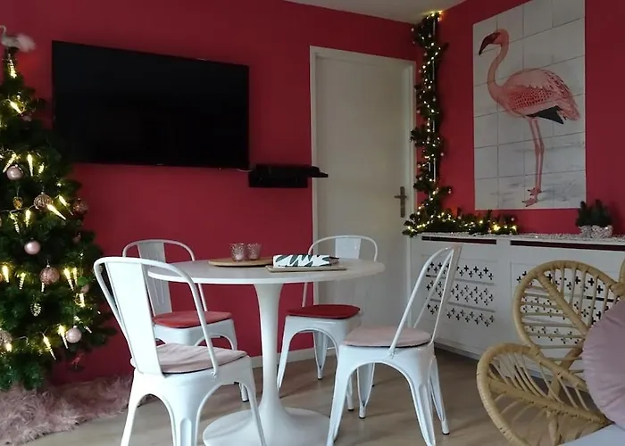 펜션 Delightful Tropical Retreat Close To The Sea *